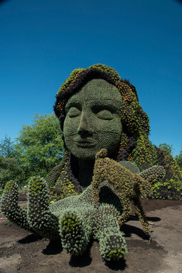 garden sculpture