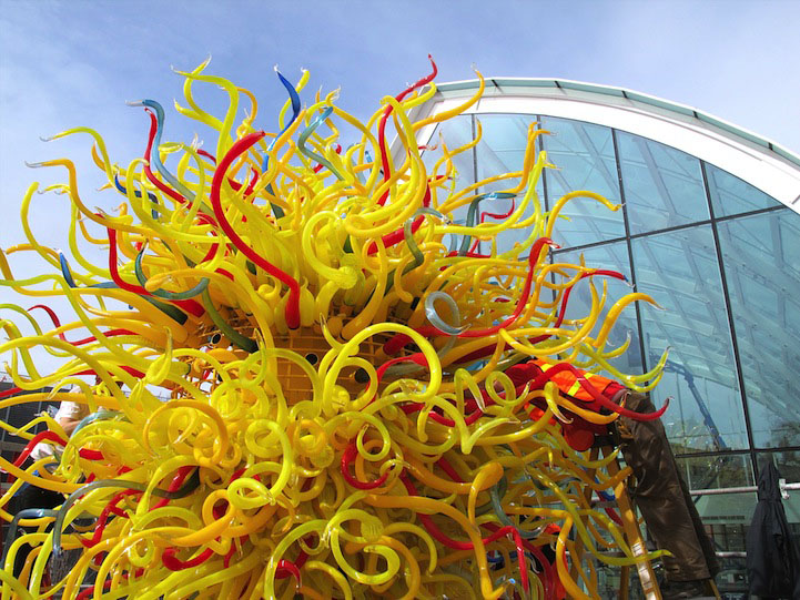 outside architecture installation chihuly