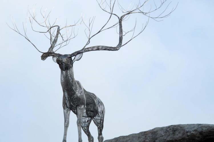 wire sculpture byeong