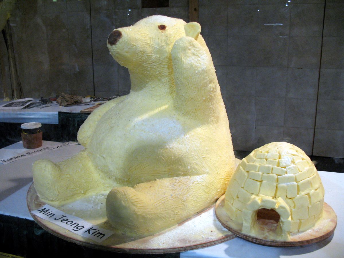 butter sculpture bear min jeong kim