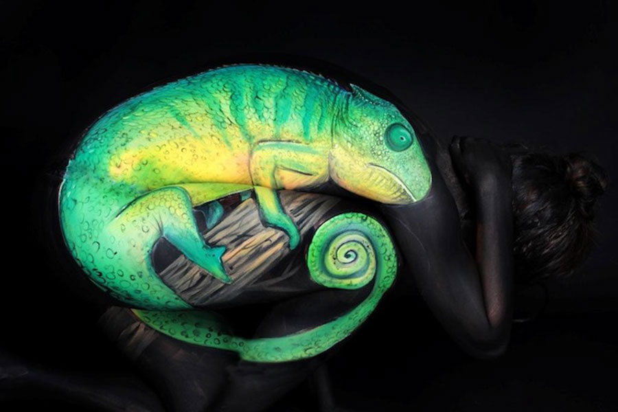 chameleon body painting art by emma fay
