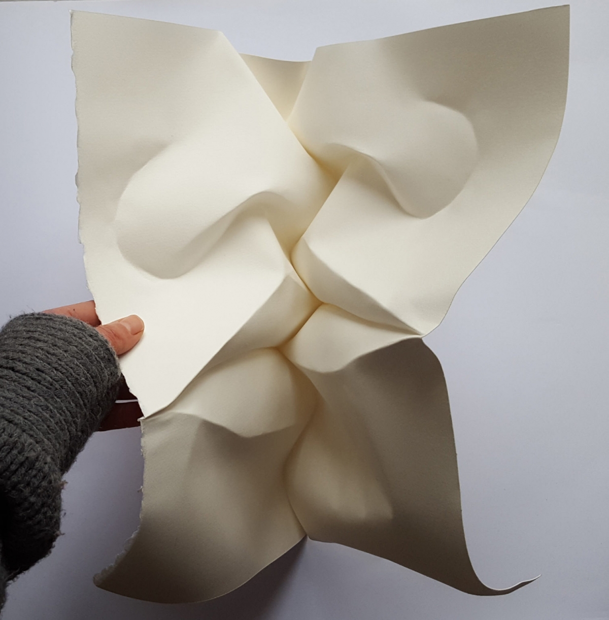 paper sculpture art big kiss polly verity