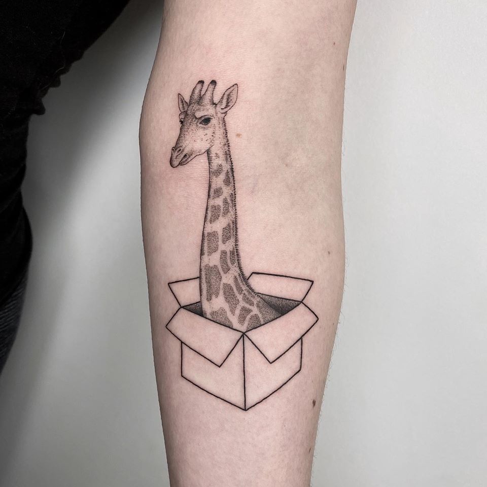 tattoo dot work giraffe box michele volpi