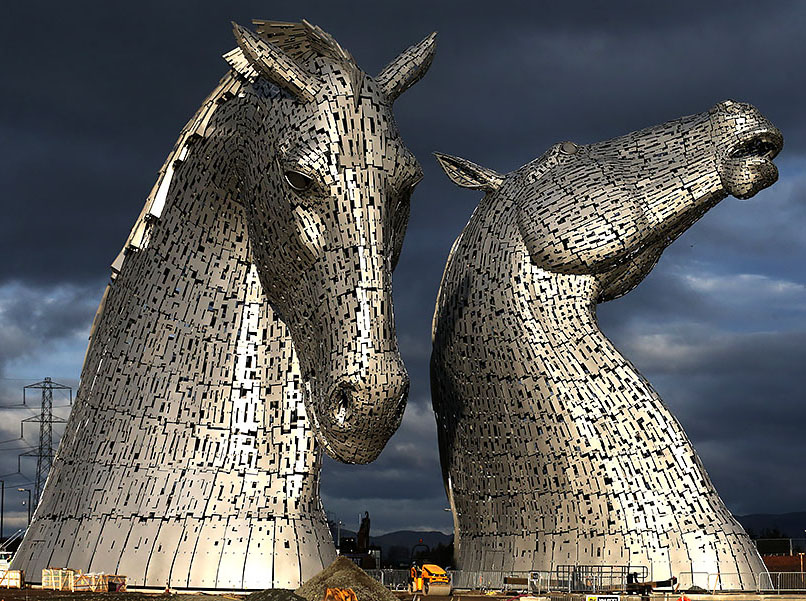 creative metal sculptures horses
