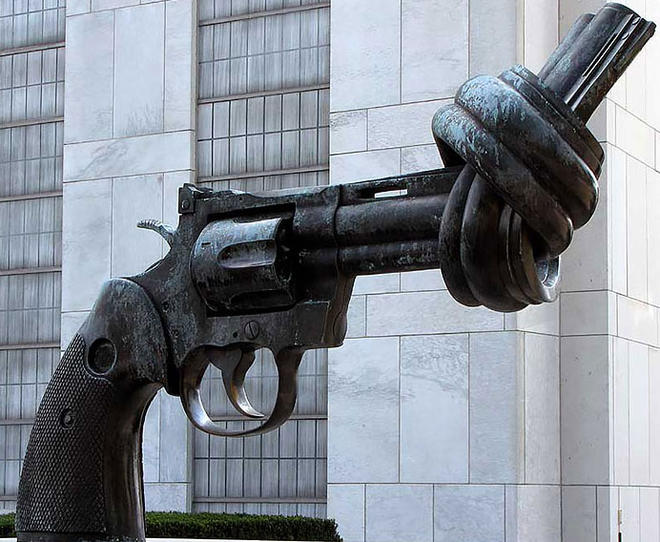 creative sculptures gun