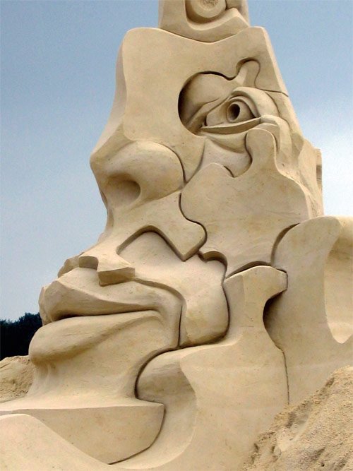 23 puzzle sand sculptures